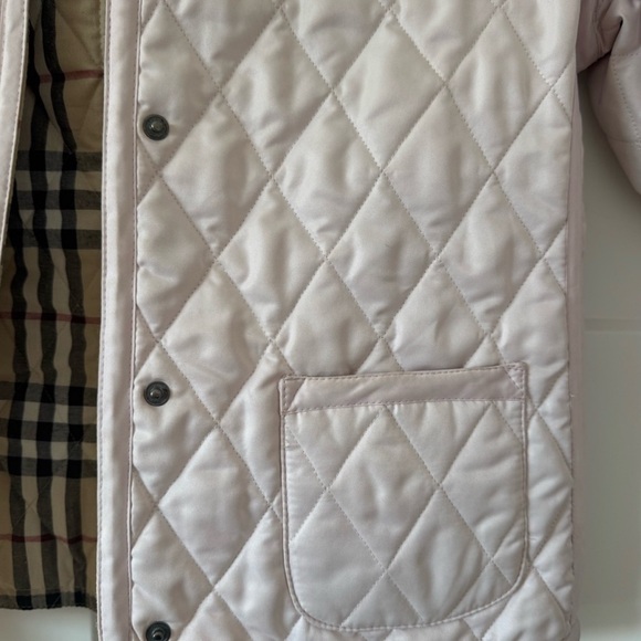Burberry Quilted Jacket with Plaid Design - Picture 6 of 15